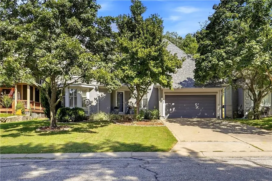 6355 Walker Street, Shawnee, KS 66218 - #2