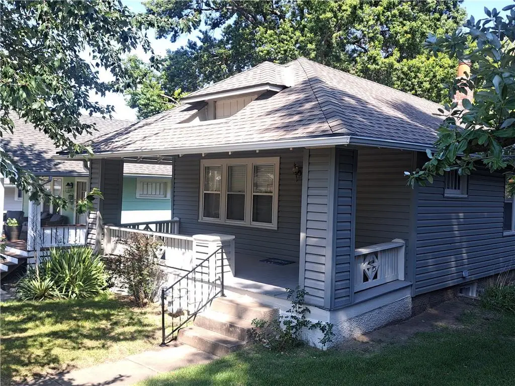 38 W 74th Street, Kansas City, MO 64114 - #1
