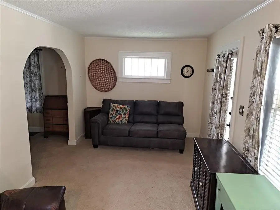 38 W 74th Street, Kansas City, MO 64114 - #3