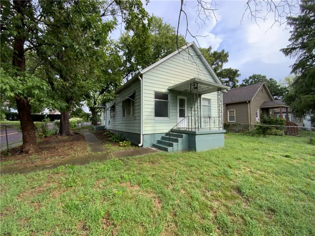 506 Vine Street, Leavenworth, KS 66048 - #1