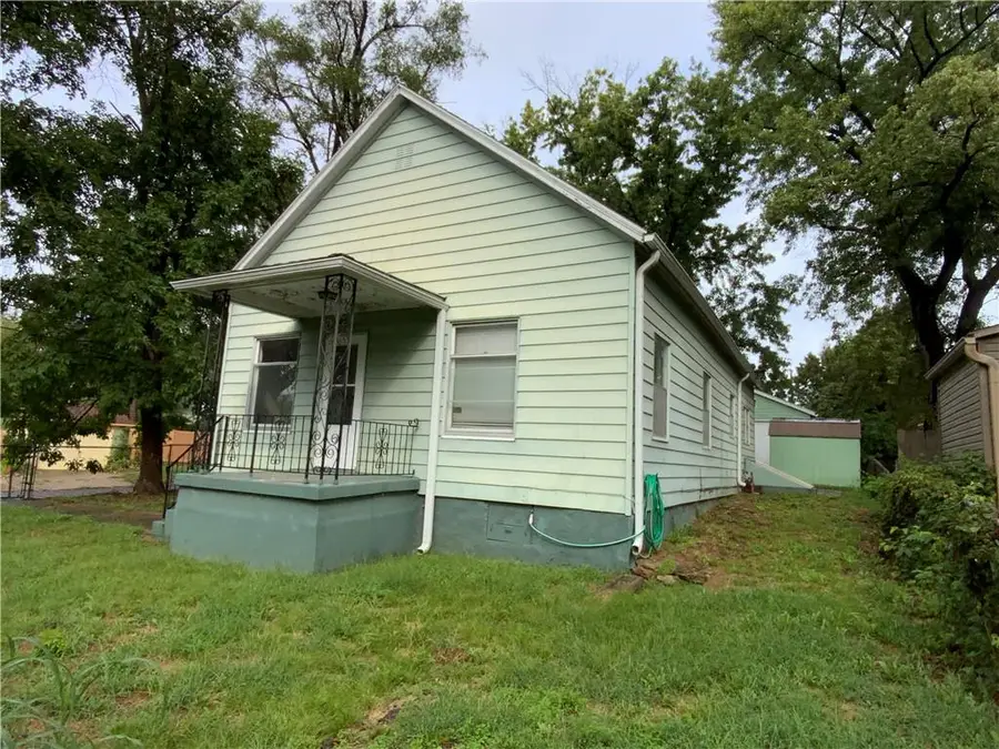 506 Vine Street, Leavenworth, KS 66048 - #2