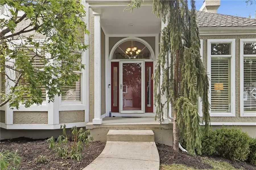 5512 Meadow Lake Street, Parkville, MO 64152 - #3