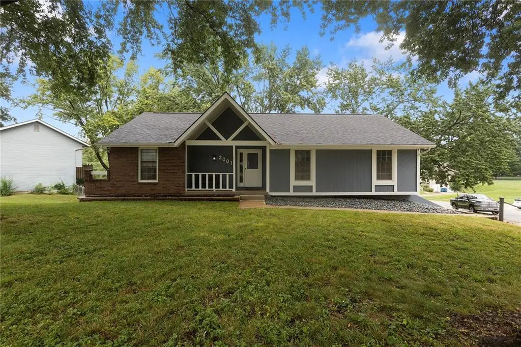 2001 Place Liberte Drive, Liberty, MO 64068 - #1