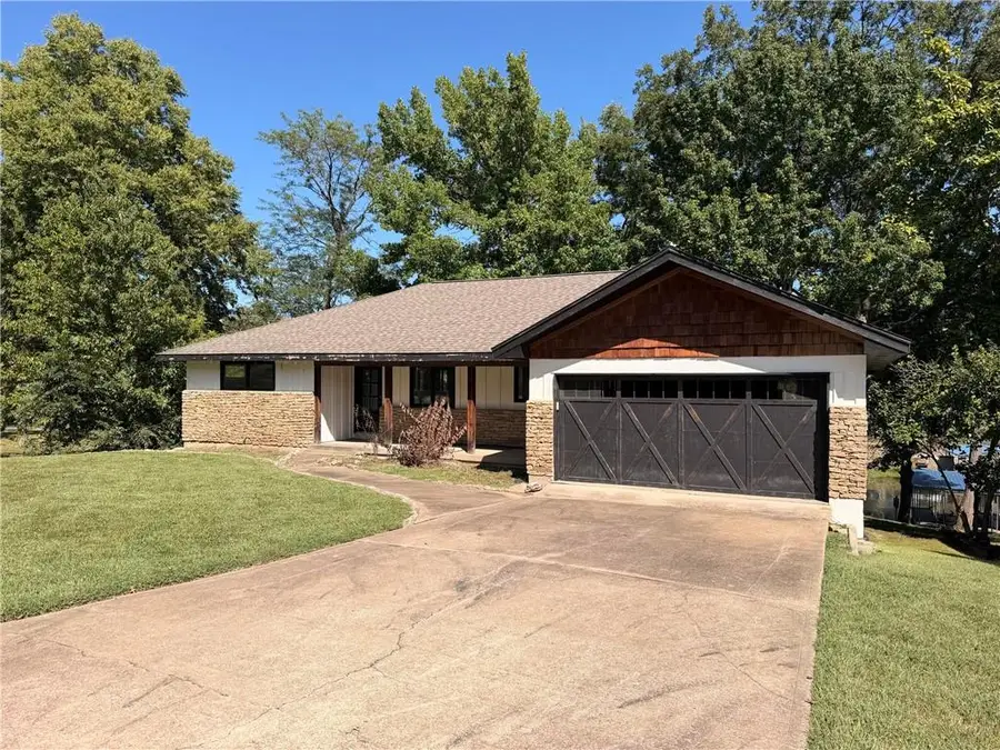 234 N Winnebago Drive, Lake Winnebago, MO 64034 - #2