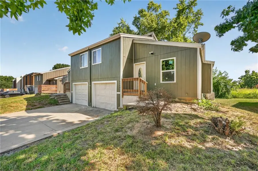 8486 Lane Drive, Raytown, MO 64138 - #2