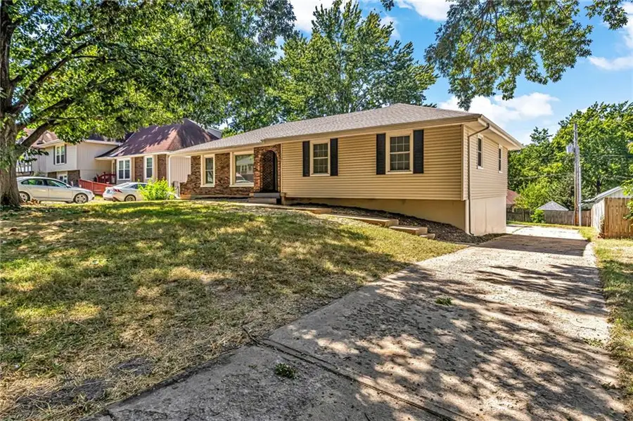 1101 S 19th Street, Blue Springs, MO 64015 - #2