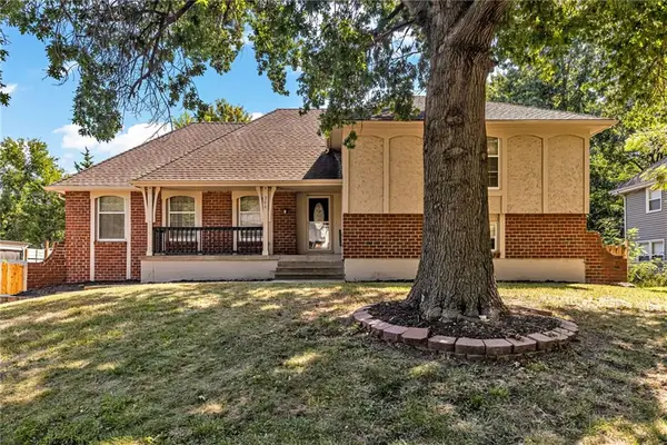 200 NE Locust Drive, Blue Springs, MO 64014