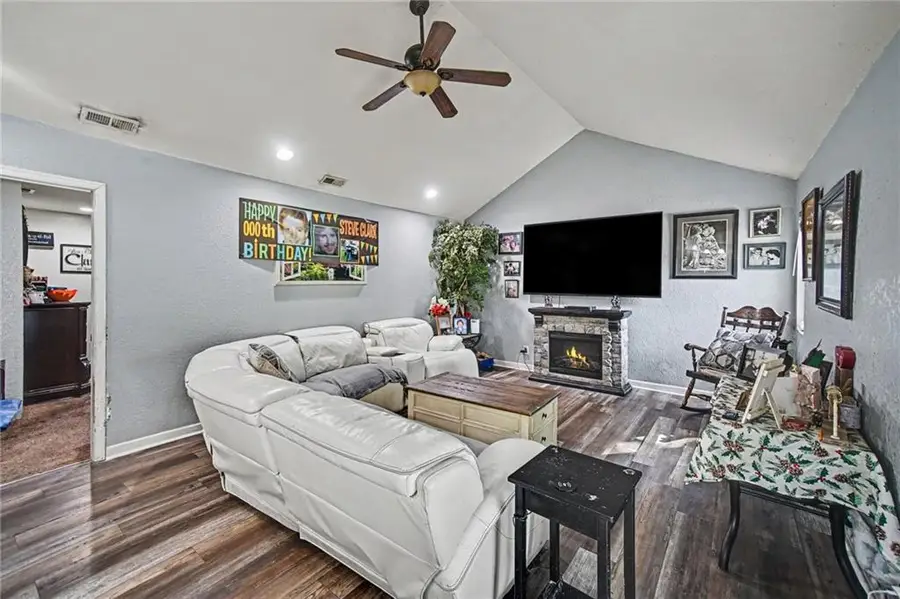 2913 S 40th Terrace, Saint Joseph, MO 64503 - #3