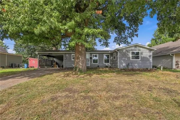 203 N Connor Street, Odessa, MO 64076