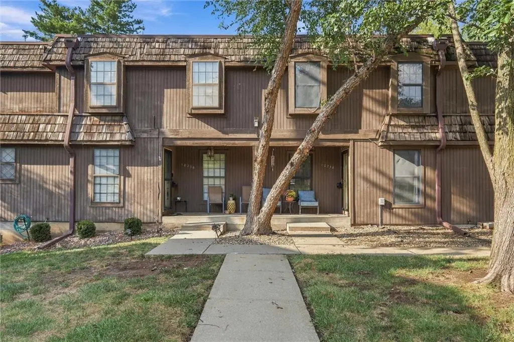 10258 Cedarbrooke Lane, Kansas City, MO 64131 - #1