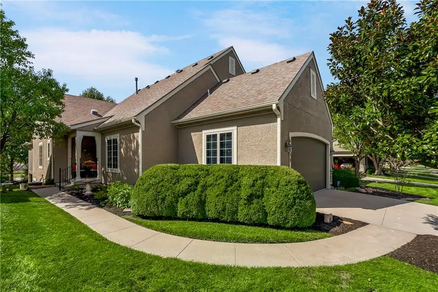 11558 S Deer Run Street, Olathe, KS 66061 - #2