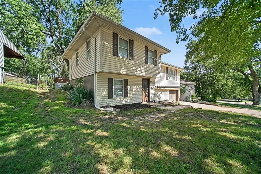 7820 NE San Rafael Drive, Kansas City, MO 64119 - #3