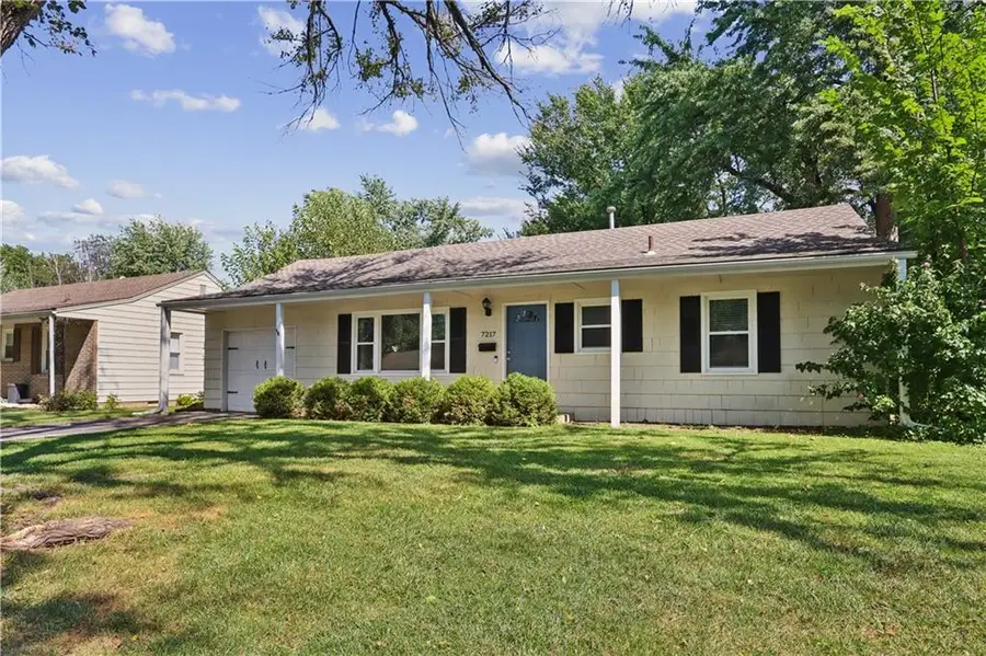 7217 Dearborn Street, Overland Park, KS 66204 - #2