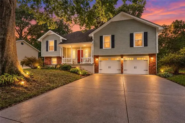 2830 Sweet Briar Drive, Independence, MO 64057