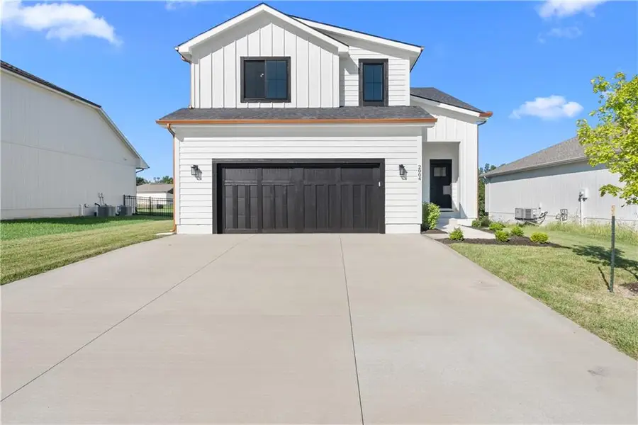 2004 Oak Ridge Drive, Oak Grove, MO 64075 - #2
