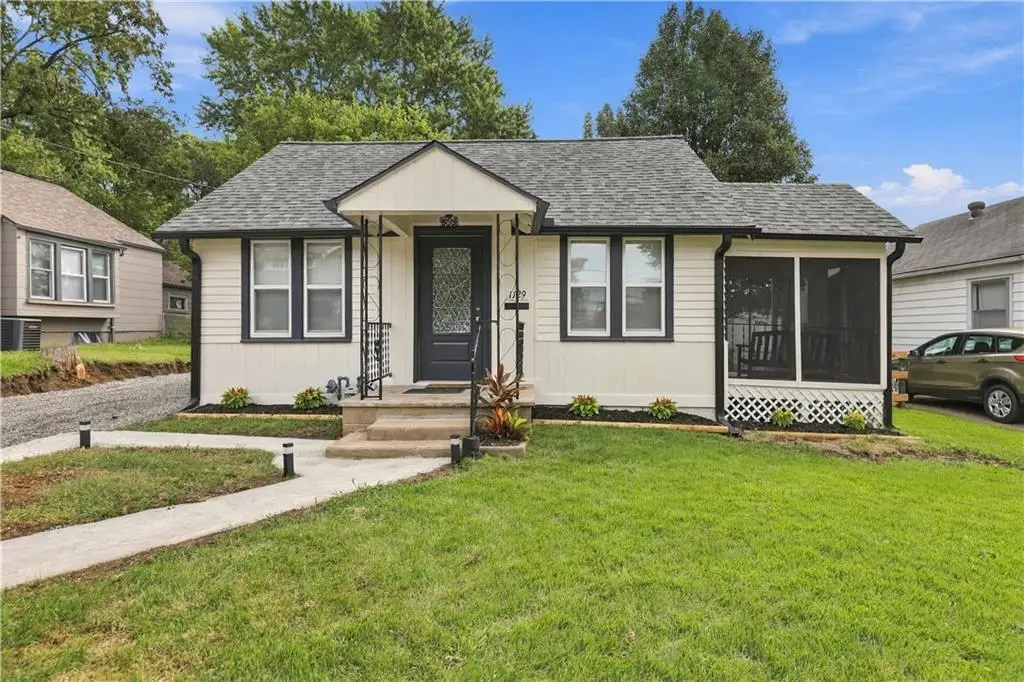 1129 S Dodgion Avenue, Independence, MO 64050 - #1