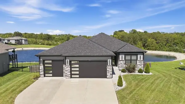 11730 N Laurel Avenue, Kansas City, MO 64157
