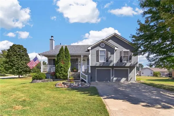 101 SW Drew Lane, Lee's Summit, MO 64081