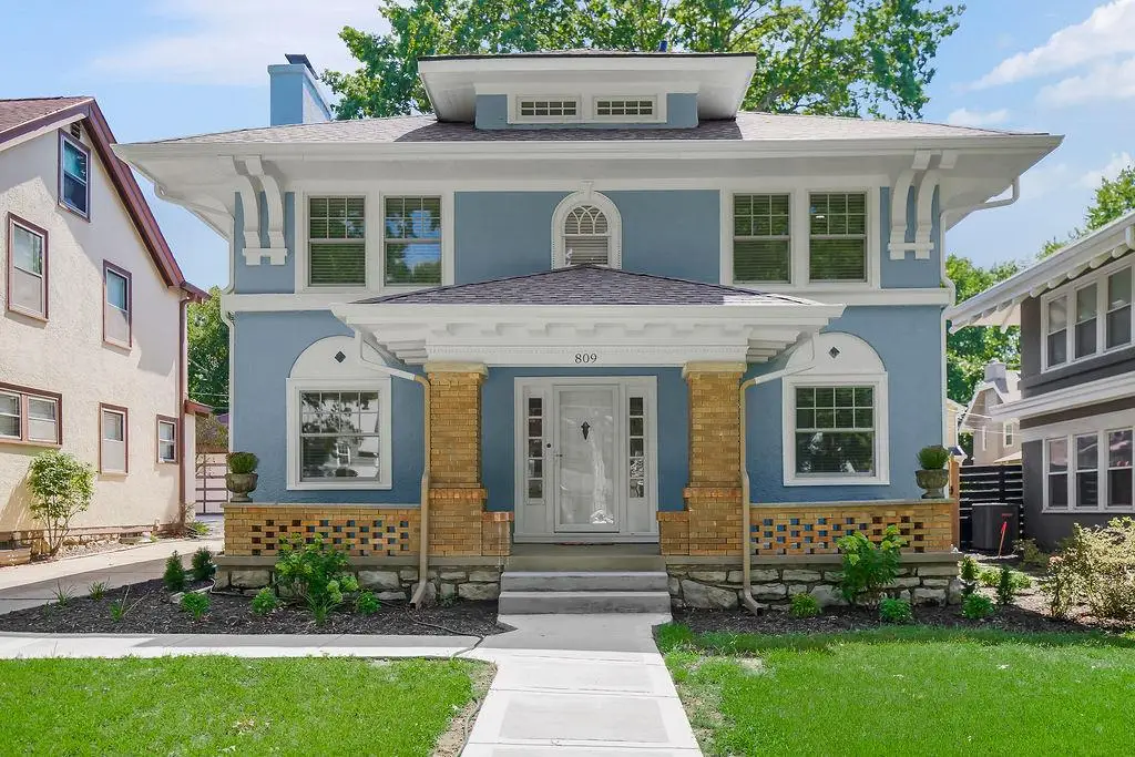 809 W Gregory Boulevard, Kansas City, MO 64114 - #1