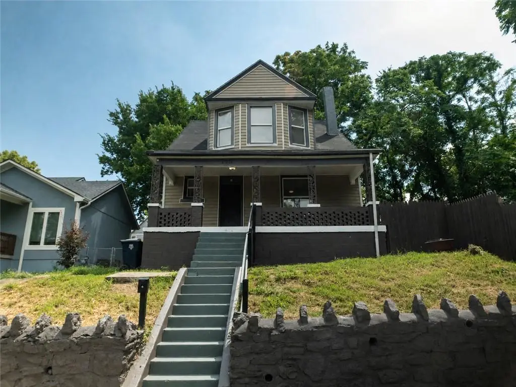 2011 Montgall Avenue, Kansas City, MO 64127 - #1