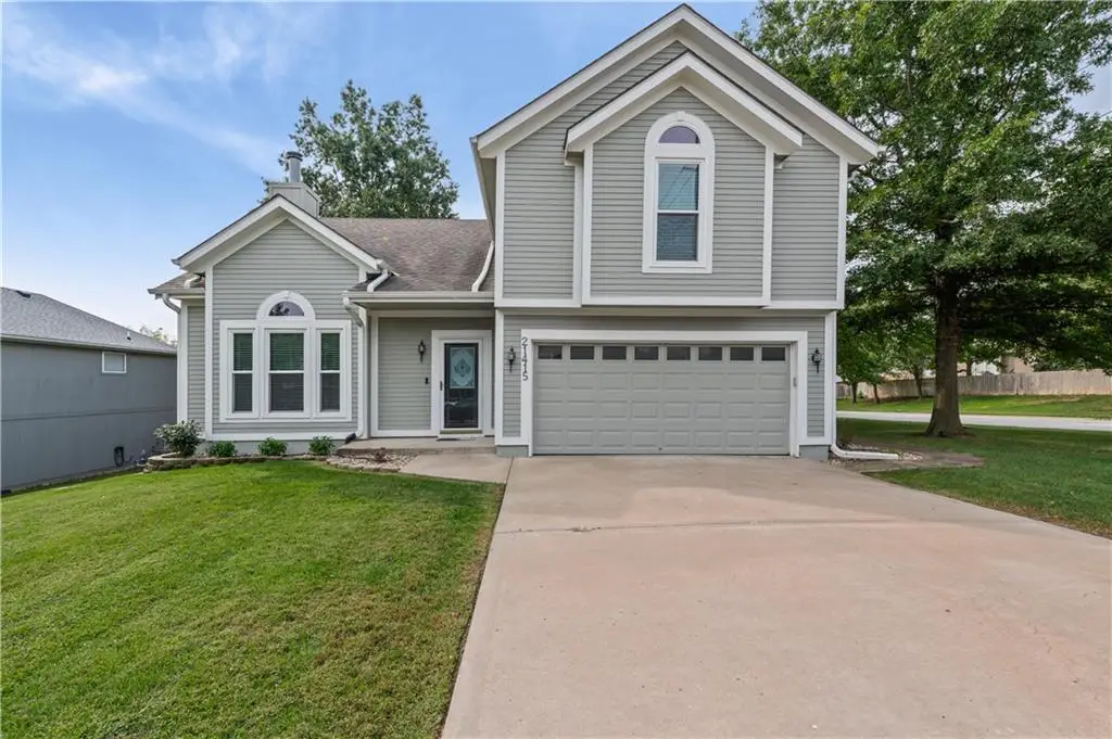 21415 W 52nd Street, Shawnee, KS 66218 - #1