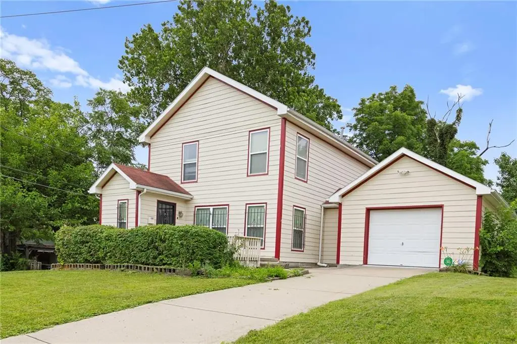 2005 E 34th Street, Kansas City, MO 64109 - #1