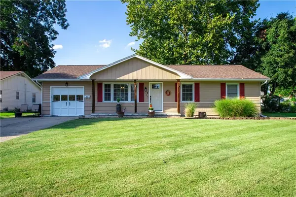 505 South Drive, Marshall, MO 65340