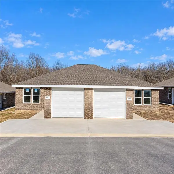 899 W Gay Street, Warrensburg, MO 64093