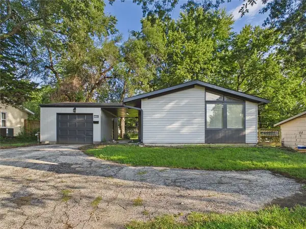 12206 E 47th Street S, Independence, MO 64055
