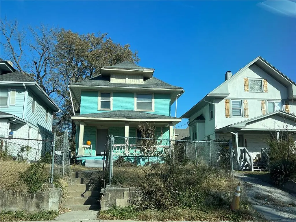 2008 E 36th Street, Kansas City, MO 64109 - #1