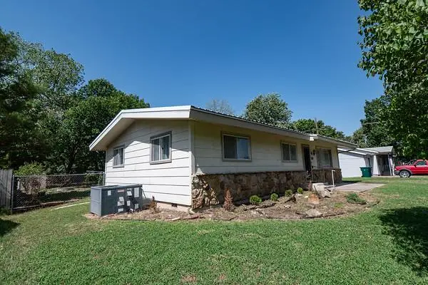 1317 S 14th Street, Parsons, KS 67357 - #2