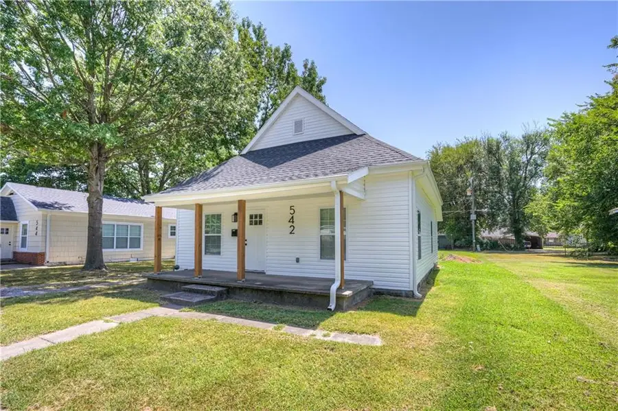 542 E 23rd Street, Pittsburg, KS 66762 - #3