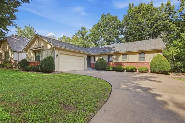 11901 Harrison Drive, Kansas City, MO 64146