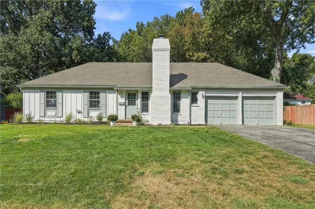 9708 England Drive, Overland Park, KS 66212 - #1