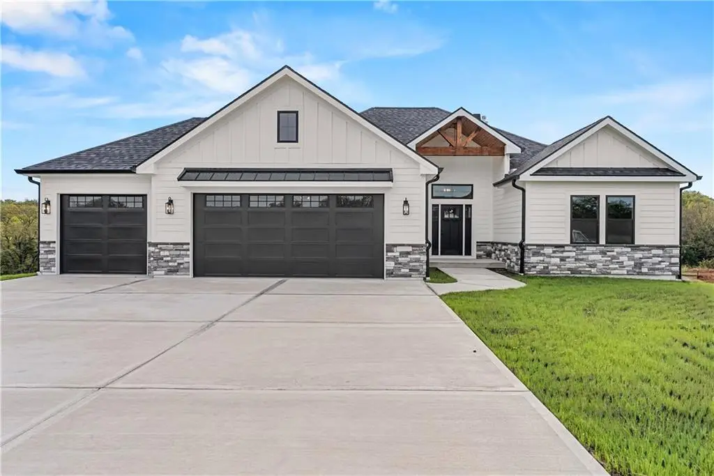 12203 S Eagle Crest Drive, Lees Summit, MO 64086 - #1