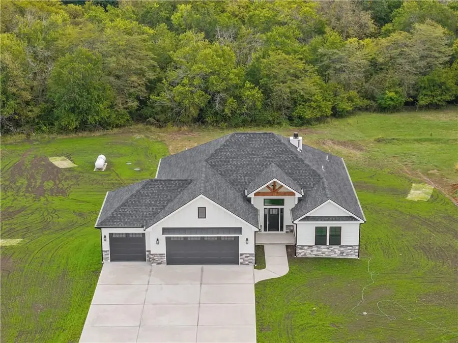 12203 S Eagle Crest Drive, Lees Summit, MO 64086 - #3
