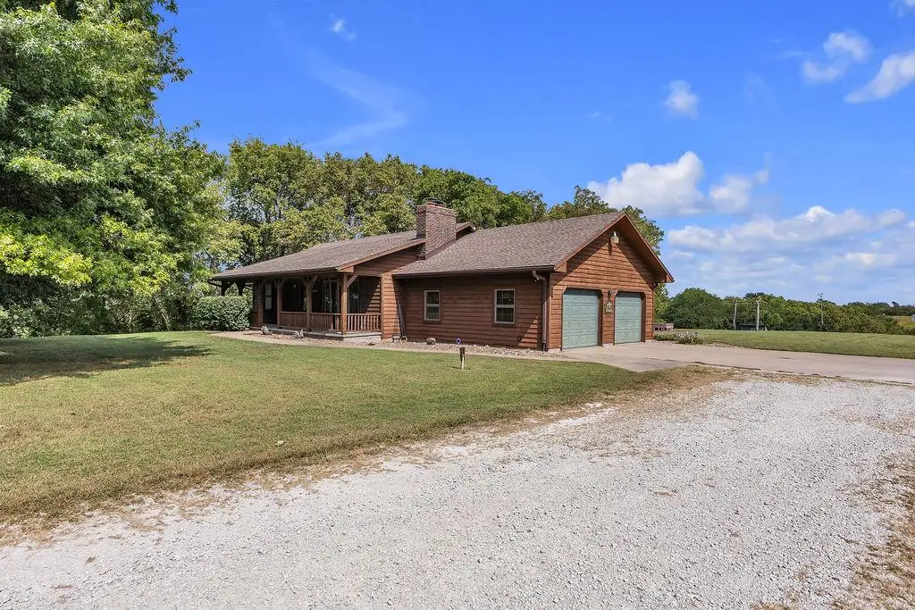 3109 SW Lane Road, Saint Joseph, MO 64504 - #1