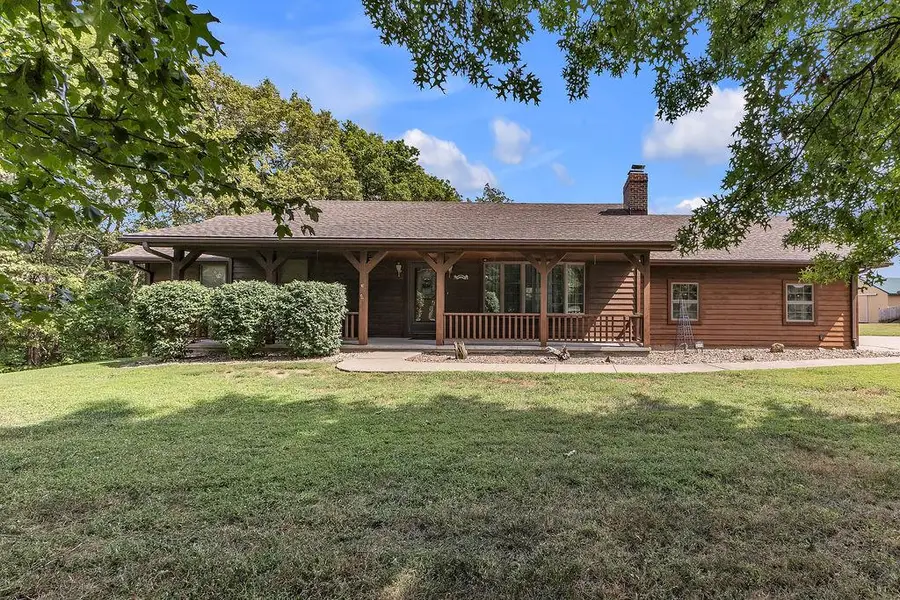 3109 SW Lane Road, Saint Joseph, MO 64504 - #2