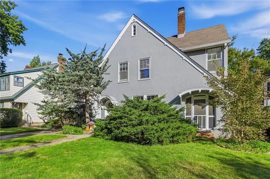 434 Greenway Terrace, Kansas City, MO 64113 - #2