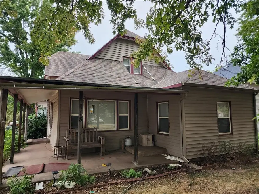 718 W Lyons Street, Lyons, KS 67554 - #2