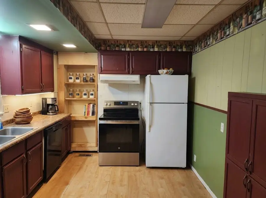 718 W Lyons Street, Lyons, KS 67554 - #3