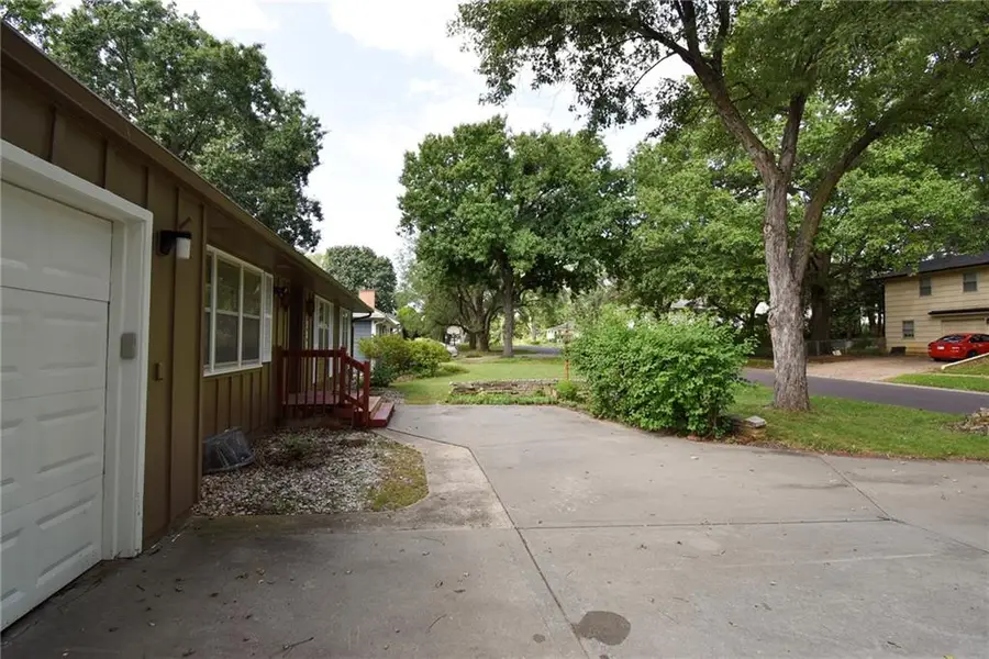 7301 W 89th Street, Overland Park, KS 66212 - #2