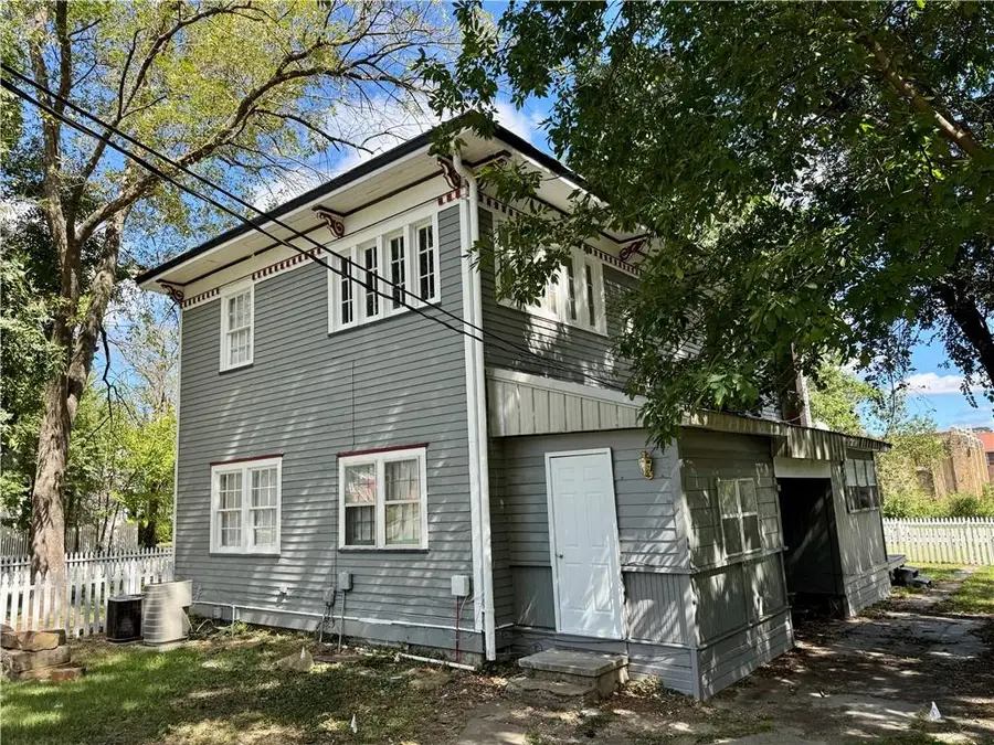 203 W Arch & 304 S Main Street, Nevada, MO 64772 - #3