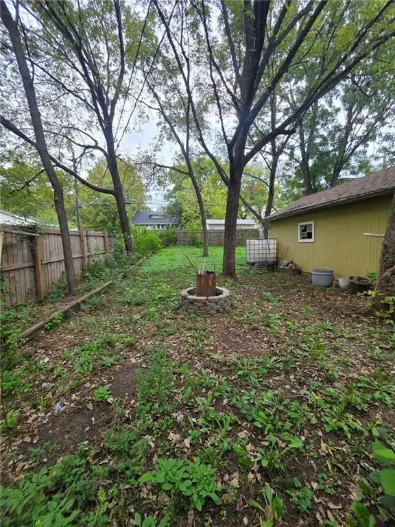 209 W 7th Avenue, Garnett, KS 66032 - #3