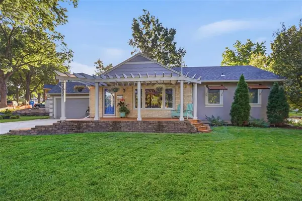 3007 W 73rd Terrace, Prairie Village, KS 66208