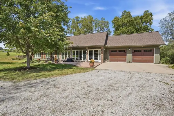 23805 S Scottsdale Drive, Peculiar, MO 64078