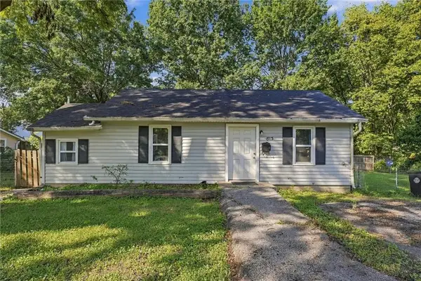 815 Pine Street, Pleasant Hill, MO 64080