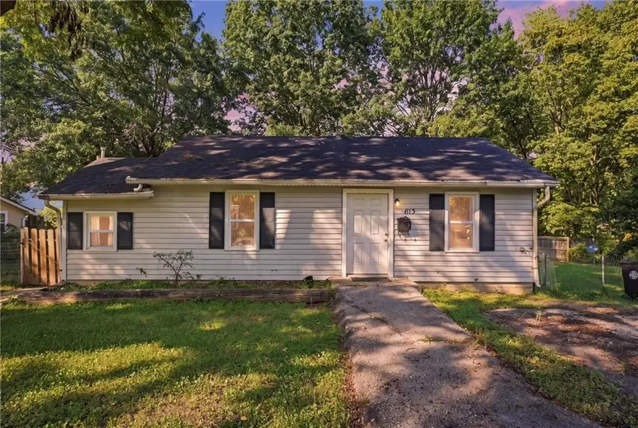 815 Pine Street, Pleasant Hill, MO 64080 - #2