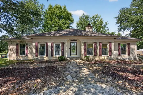 8004 E 233rd Street, Peculiar, MO 64078