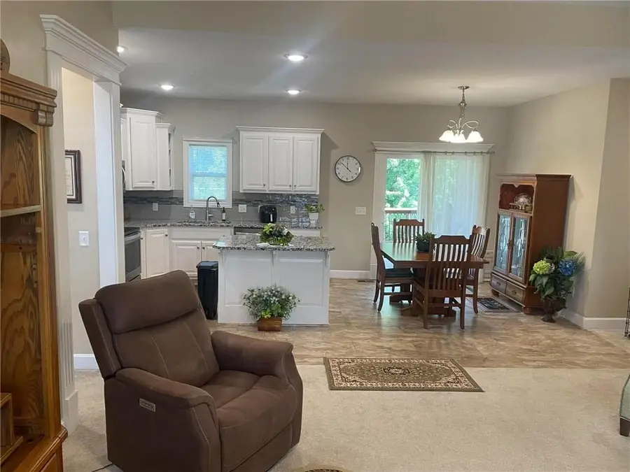5205 University Avenue, Saint Joseph, MO 64503 - #2